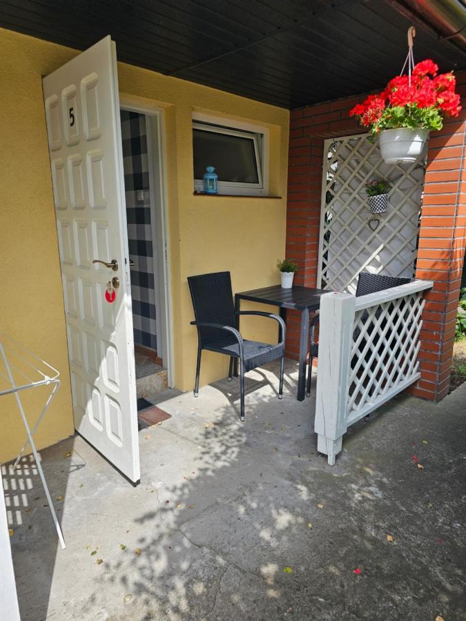 Malinowka Apartment Jantar Exterior photo
